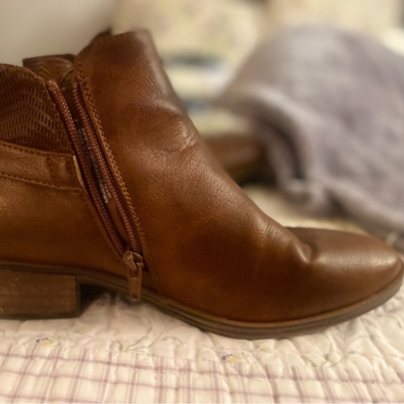 Stylish Brown Booties - Picture 8 of 16